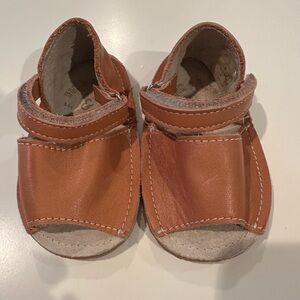Fin & Vince brown leather baby sandals 6 months